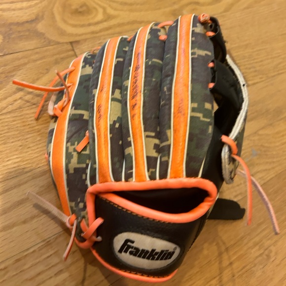 Franklin 9.5” Kids Baseball Mitt - Picture 1 of 4